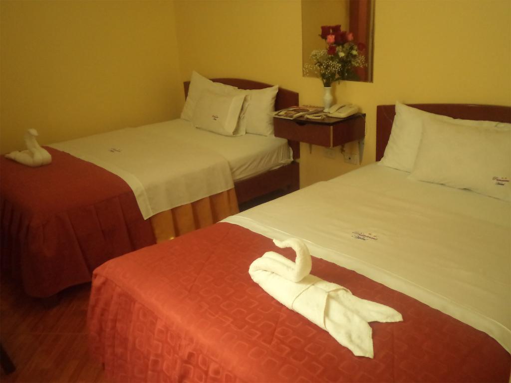 Hotel Primavera ชิกลาโย ห้อง รูปภาพ