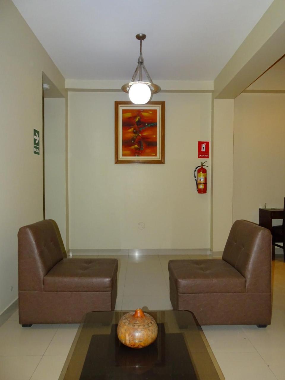 Hotel Primavera ชิกลาโย ภายนอก รูปภาพ
